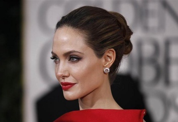 Эволюция стиля Анджелины Джоли: из бунтарки в леди
