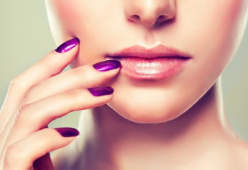Как защитить губы и сделать ещё красивее. Рекомендации и обзор средств