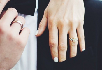 Непростое украшение: как выбрать обручальное кольцо