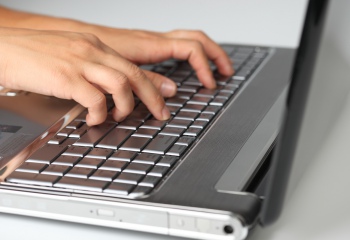 Как переключать клавиатуру на ноутбуке