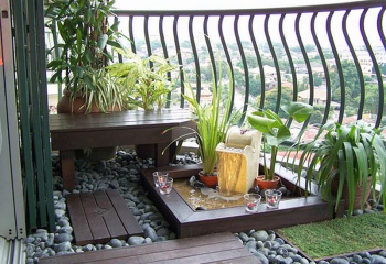 Как украсить балкон