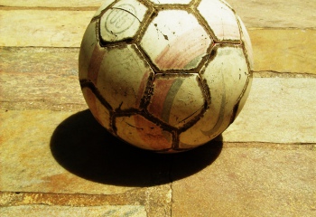 Как сделать футбольный мяч
