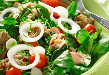 Как готовить салат из тунца