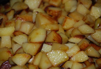 Как пожарить картошку в духовке