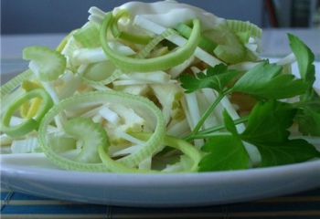 Как сделать салат из сельдерея