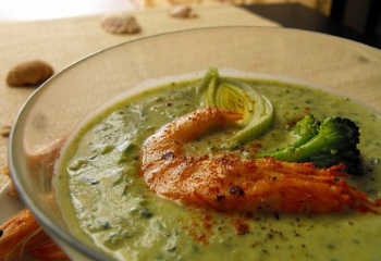 Как сварить суп с креветками и капустой брокколи 