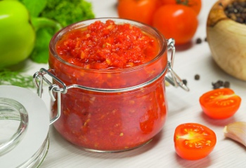 Аджика из помидоров на зиму: пошаговые рецепты с фото для легкого приготовления
