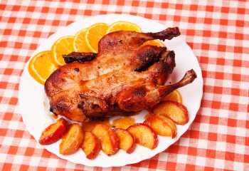 Рецепт приготовления утки с яблоками и апельсинами