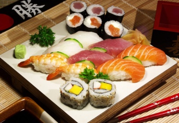 Как правильно есть суши и роллы