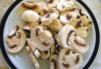 Как приготовить грибной соус со сметаной 