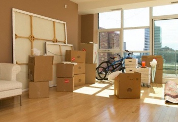 Как лучше собрать вещи при переезде на другую квартиру