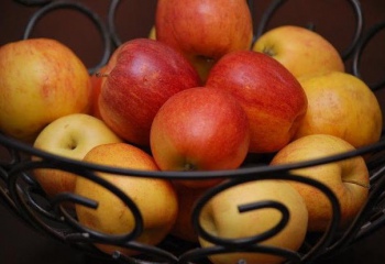 Яблоки кислых сортов: особенности использования