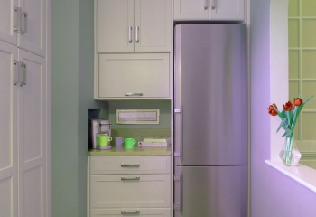 Как выбрать место под холодильник