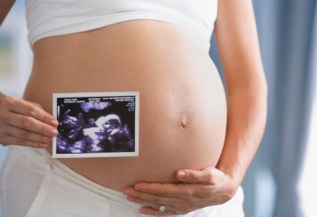 С какого срока беременность видно на УЗИ 