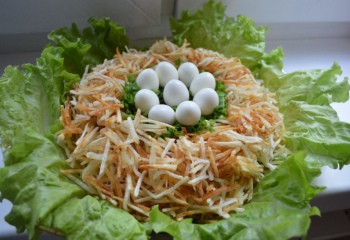 Как приготовить салат "Перепелиное гнездо"