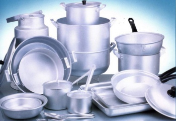 Чем вредна алюминиевая посуда и фольга для запекания