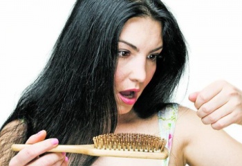 Какие витамины принимать при выпадении волос