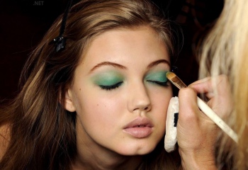 Как делать макияж смоки-айс для зеленых глаз