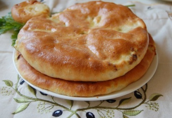 Как испечь осетинский пирог с сыром и зеленью