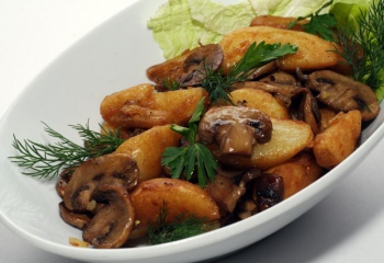 Как приготовить жареный картофель с грибами