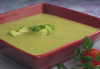 Как приготовить легкий суп из кабачков