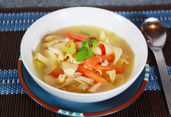 Как приготовить куриный суп с клюквой 