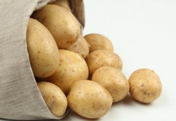Как приготовить картофель, фаршированный креветками