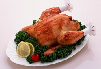 Как вкусно запечь курицу в духовке