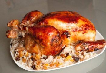 Как запечь курицу с рисом в духовке