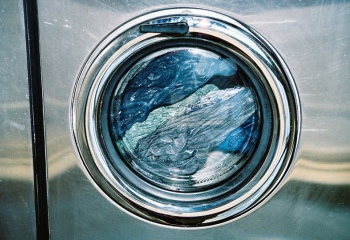 Как засыпать порошок в стиральную машину
