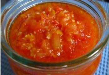 Как научиться готовить аджику из помидор