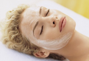 Как делать маски для чувствительной кожи лица