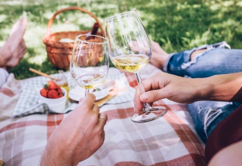 8 вещей для романтического пикника: отдых по-французски
