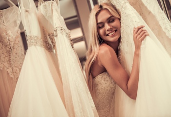 Свадебные платья напрокат: плюсы и минусы