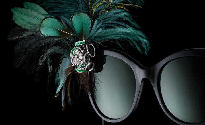 Венецианская маска: очки Bvlgari с плюмажем и бриллиантами  