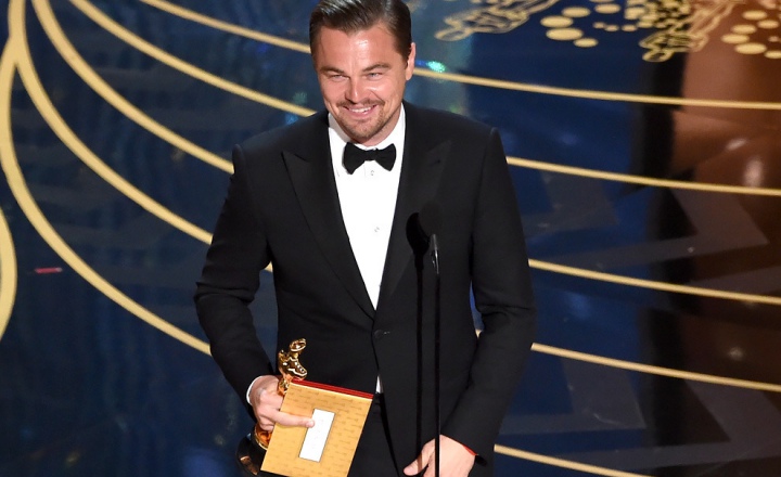 Шуткам конец: Лео, другие победители «Оскар» и, конечно, платья