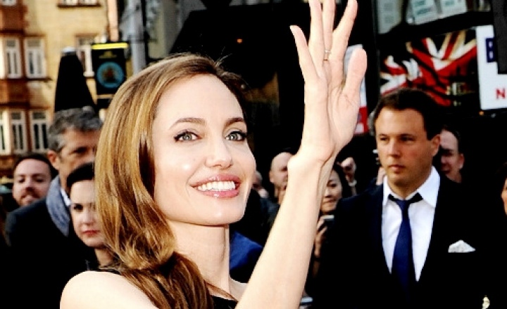Первый выход Анджелины Джоли после операции