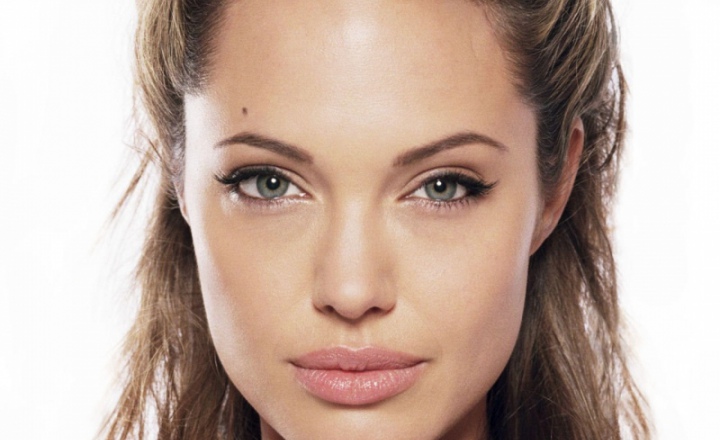 «Мой выбор»: Анджелина Джоли удалила грудь
