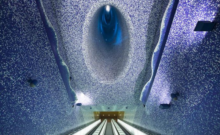 Снегопад в метро: дизайн станции в Неаполе