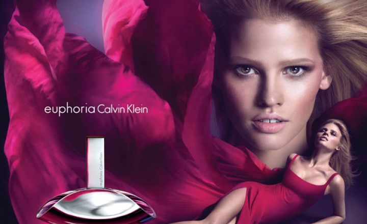 Лара Стоун стала лицом рекламной кампании Euphoria Calvin Klein