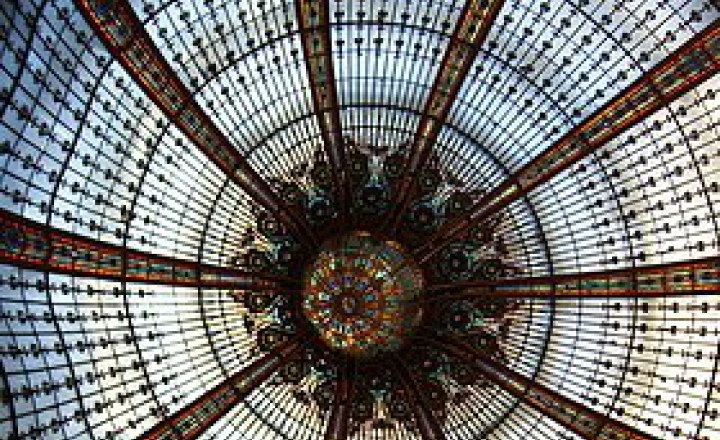 Танцы под куполом: Louis Vuitton украсит витрины Galeries Lafayette