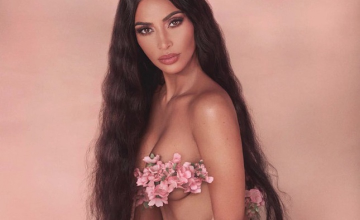 Цветущая вишня в новой коллекции макияжа Ким Кардашьян