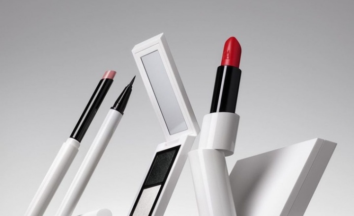 Zara выпустила свою первую полноценную коллекцию макияжа