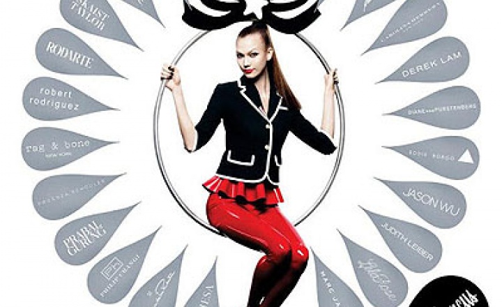 Карли Клосс в рождественском видео Neiman Marcus и Target