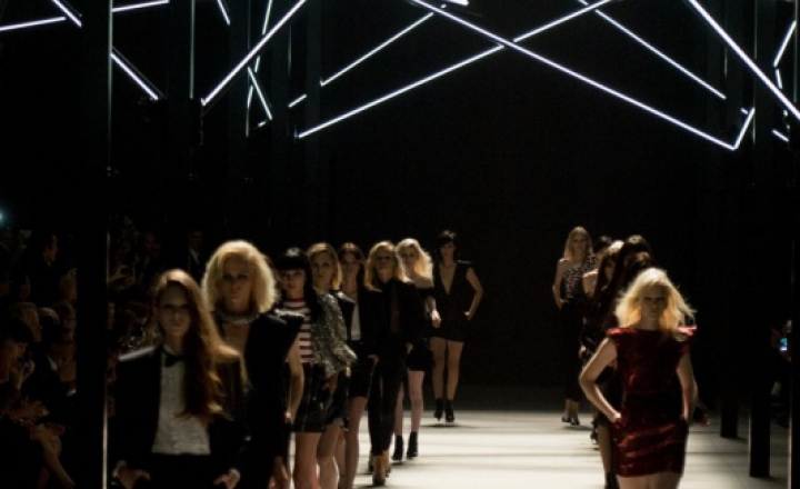 Коллекция-компромисс: Saint Laurent весна-лето 2014