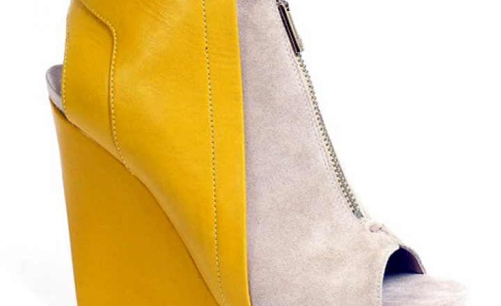 В 10 Crosby Derek Lam теперь еще и обувь