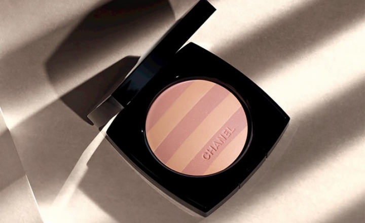 Полосатое обновление культовой коллекции макияжа Chanel Les Beiges