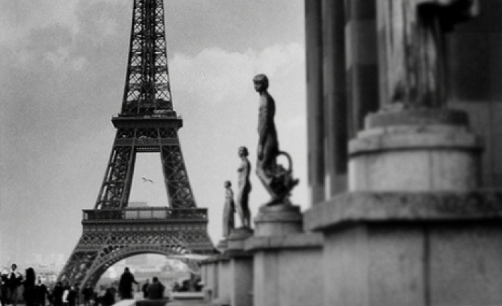 Париж - город одиноких перчаток