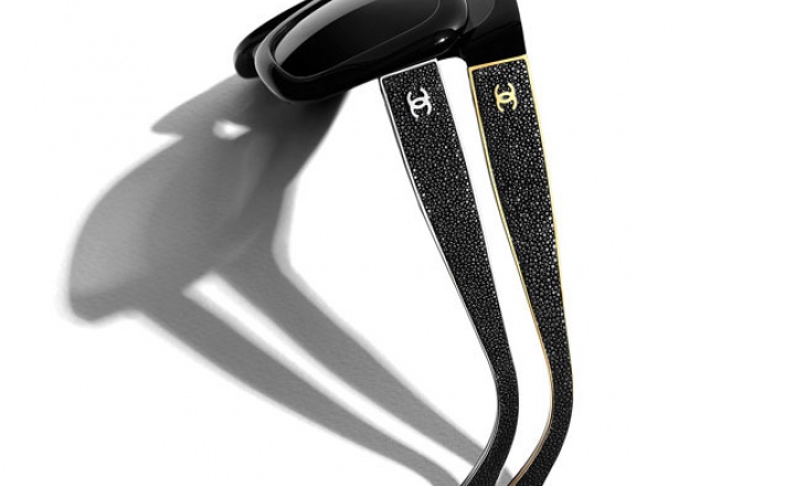 Под солнце с новой коллекцией очков от Chanel