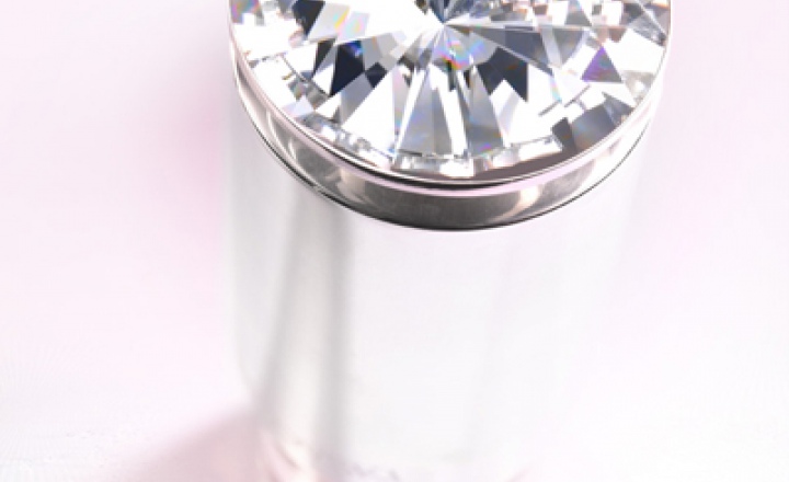 Новый многогранный парфюм Aura by Swarovski